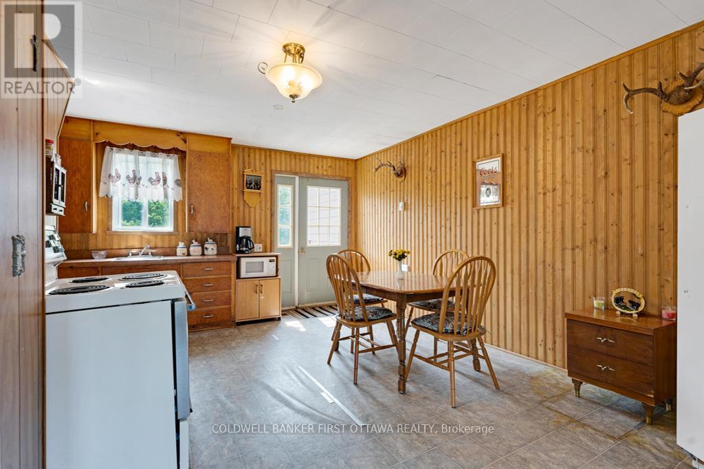 1373 Flower Station Road, Lanark Highlands, ON - Indoor