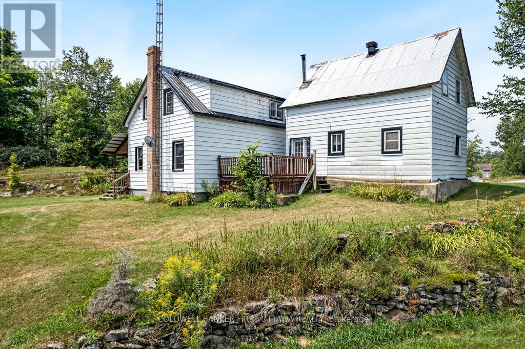 1373 Flower Station Road, Lanark Highlands, ON - Outdoor