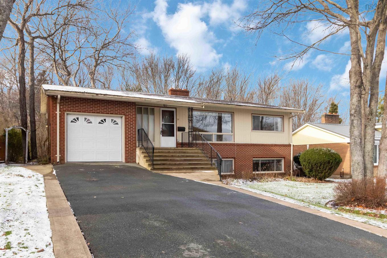 71 Woodward Crescent, Halifax, NS