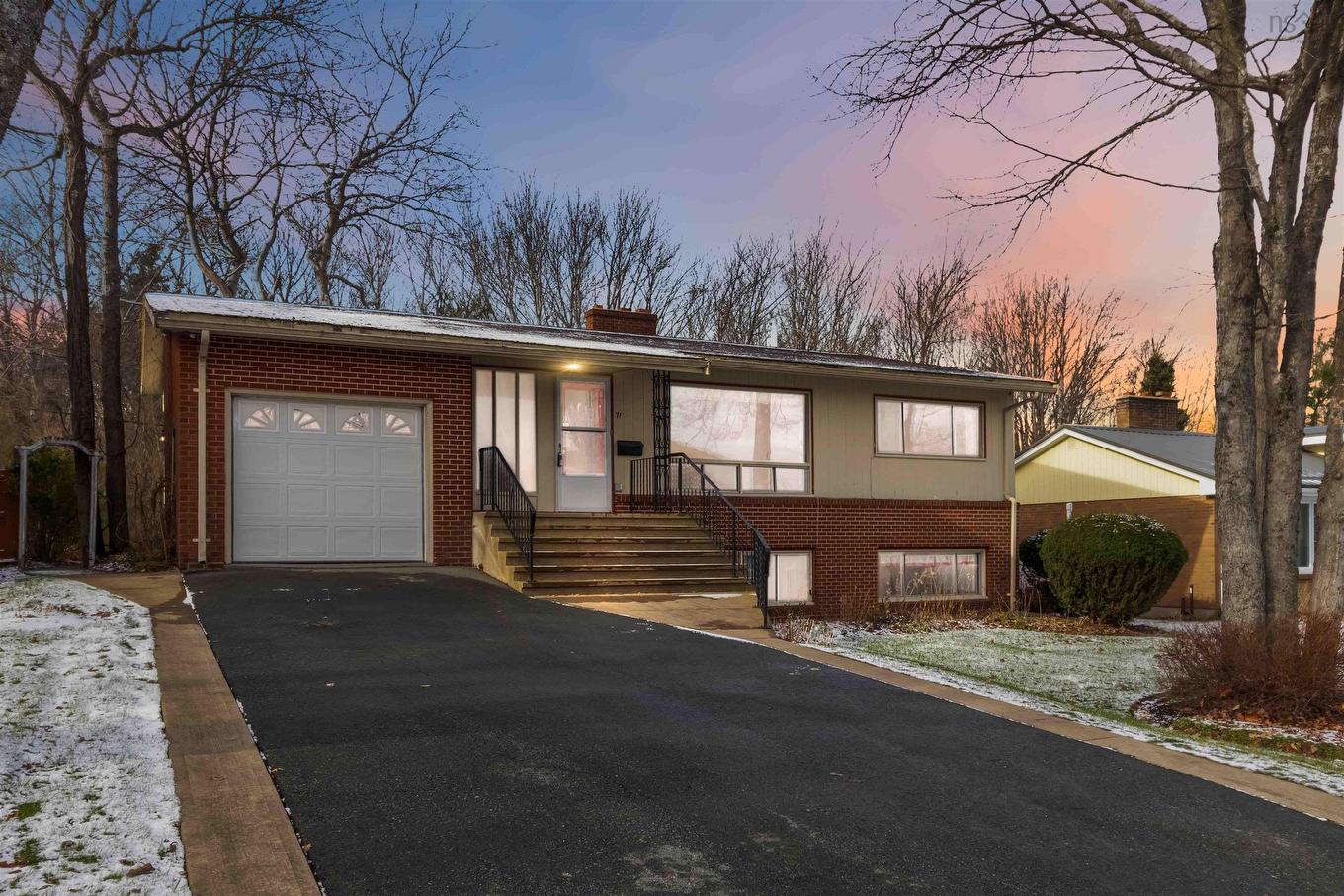71 Woodward Crescent, Halifax, NS