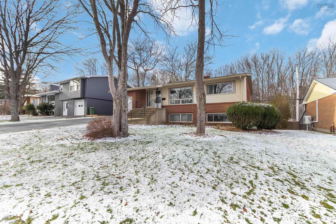 71 Woodward Crescent, Halifax, NS