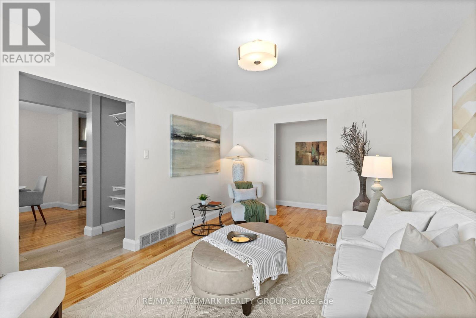 2155 Monson Crescent, Ottawa, ON - Indoor Photo Showing Living Room