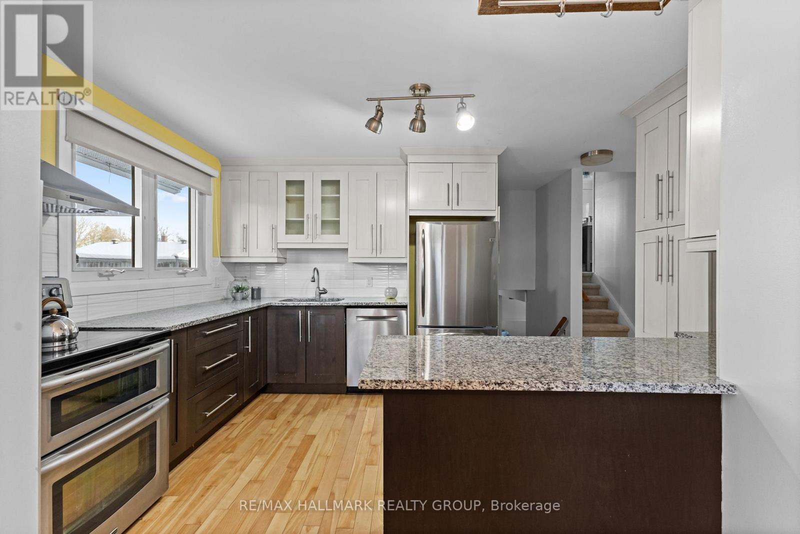 2155 Monson Crescent, Ottawa, ON - Indoor Photo Showing Kitchen With Stainless Steel Kitchen With Upgraded Kitchen