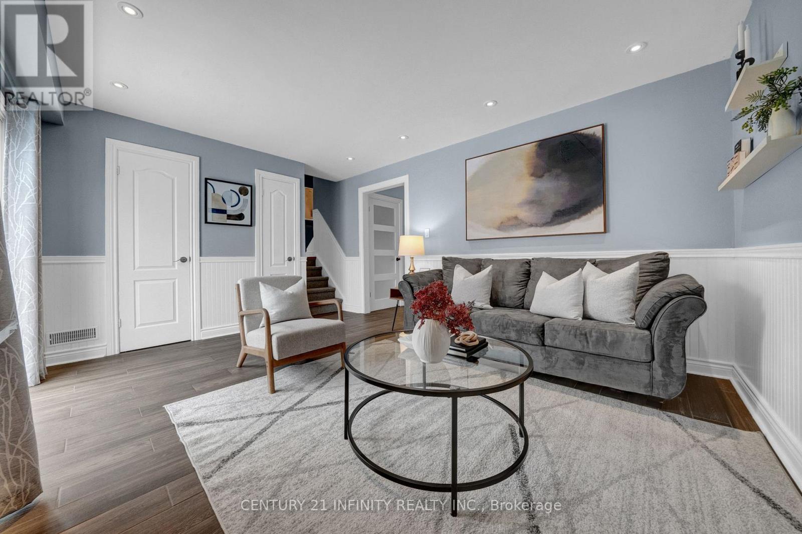 Ground level family room - 14 Shannon Court, Whitby (Lynde Creek), ON - Indoor Photo Showing Living Room