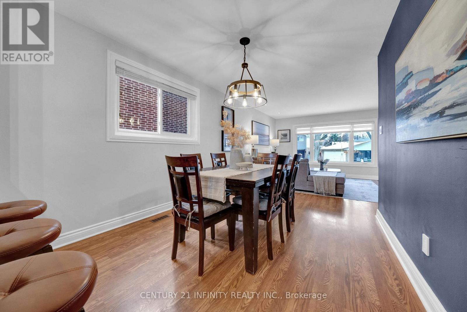 14 Shannon Court, Whitby (Lynde Creek), ON - Indoor Photo Showing Dining Room