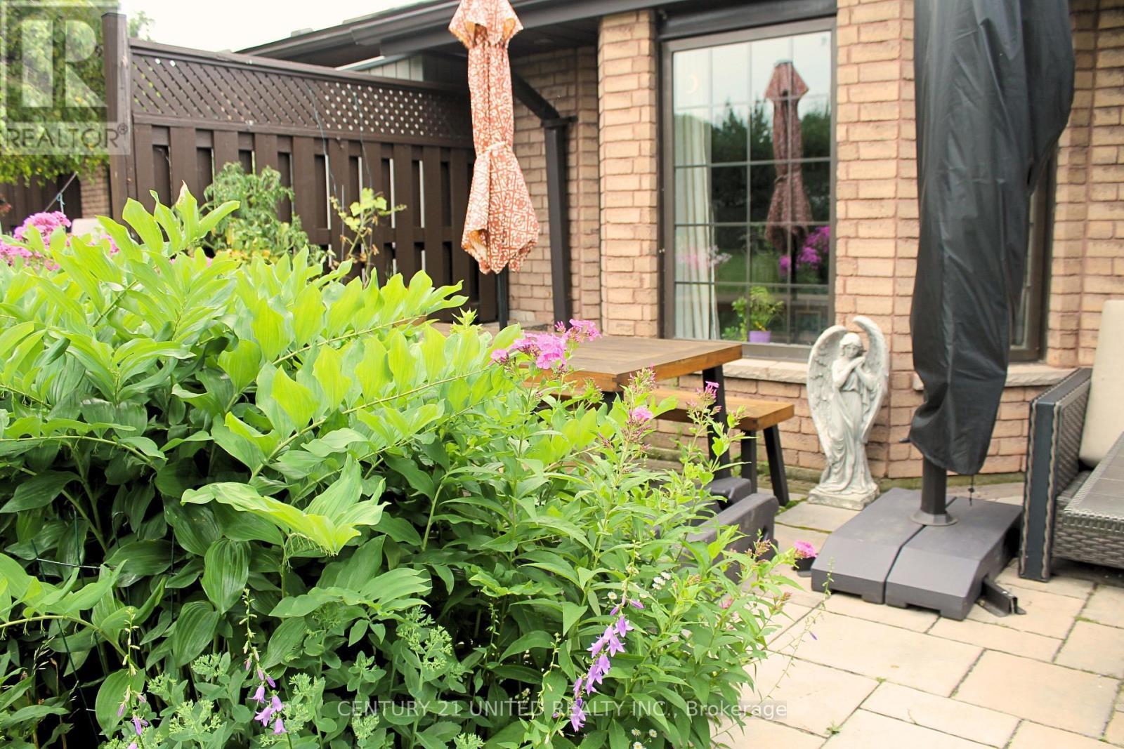 5 - 689 Whitaker Street, Peterborough (Ashburnham Ward 4), ON - Outdoor