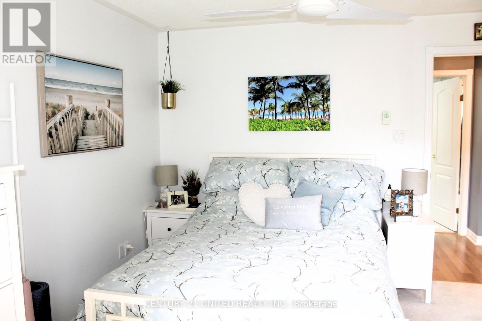 5 - 689 Whitaker Street, Peterborough (Ashburnham Ward 4), ON - Indoor Photo Showing Bedroom