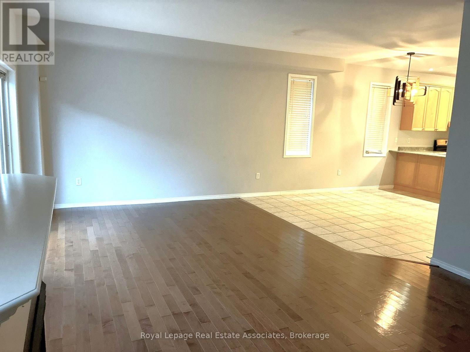 21 Ridgegate Place, Hamilton, ON - Indoor Photo Showing Other Room