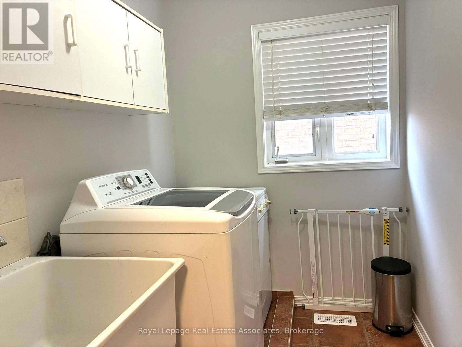 21 Ridgegate Place, Hamilton, ON - Indoor Photo Showing Laundry Room