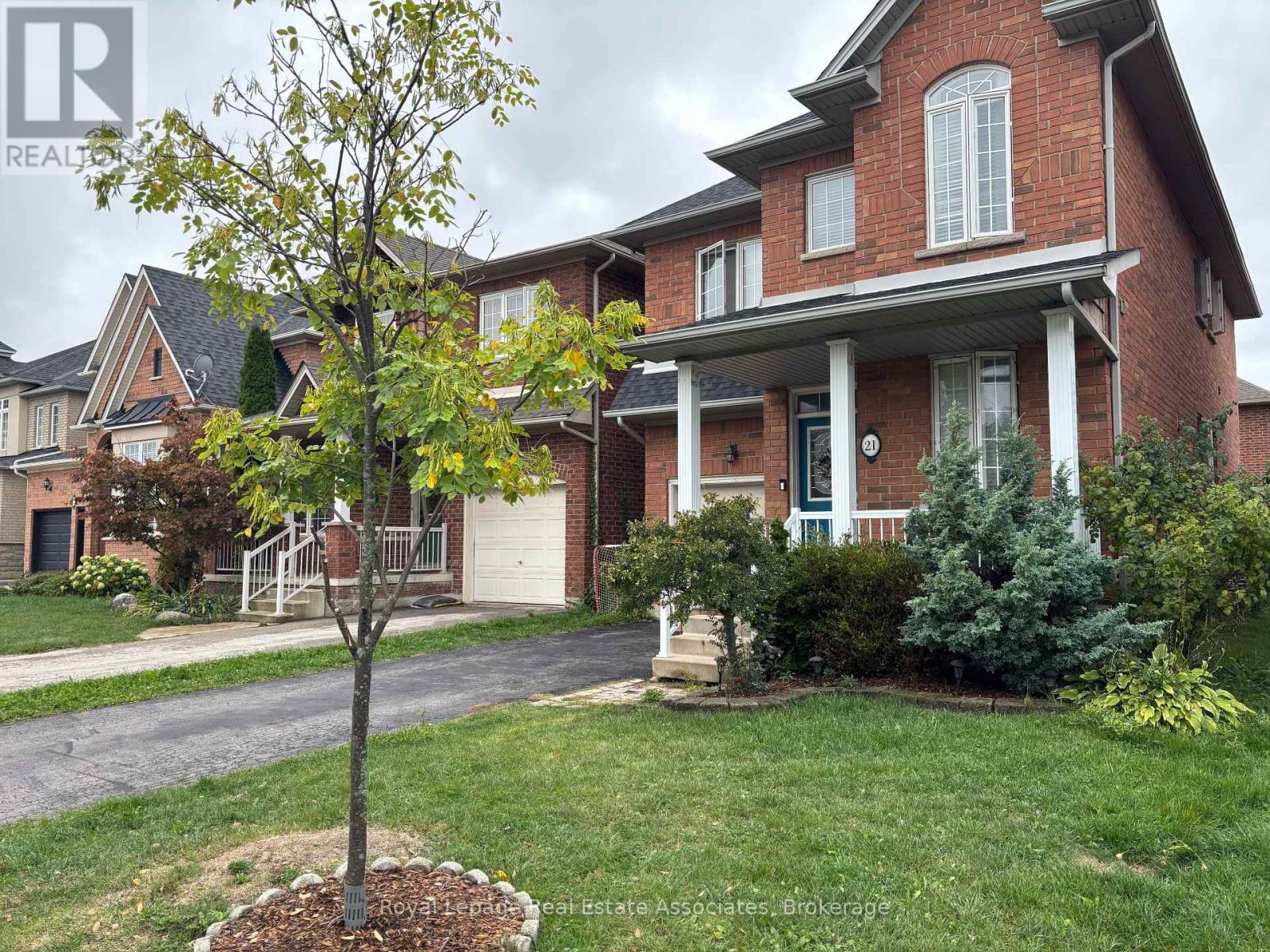 21 Ridgegate Place, Hamilton, ON - Outdoor With Deck Patio Veranda With Facade