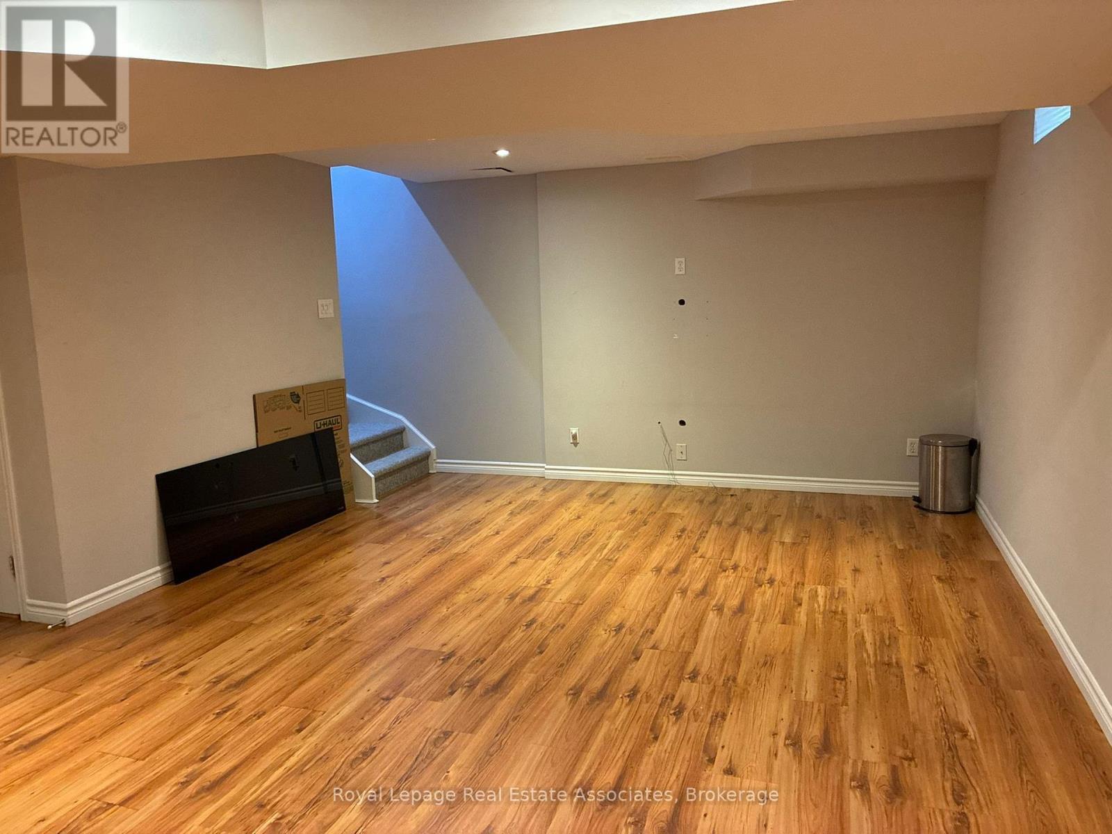 21 Ridgegate Place, Hamilton, ON - Indoor Photo Showing Other Room