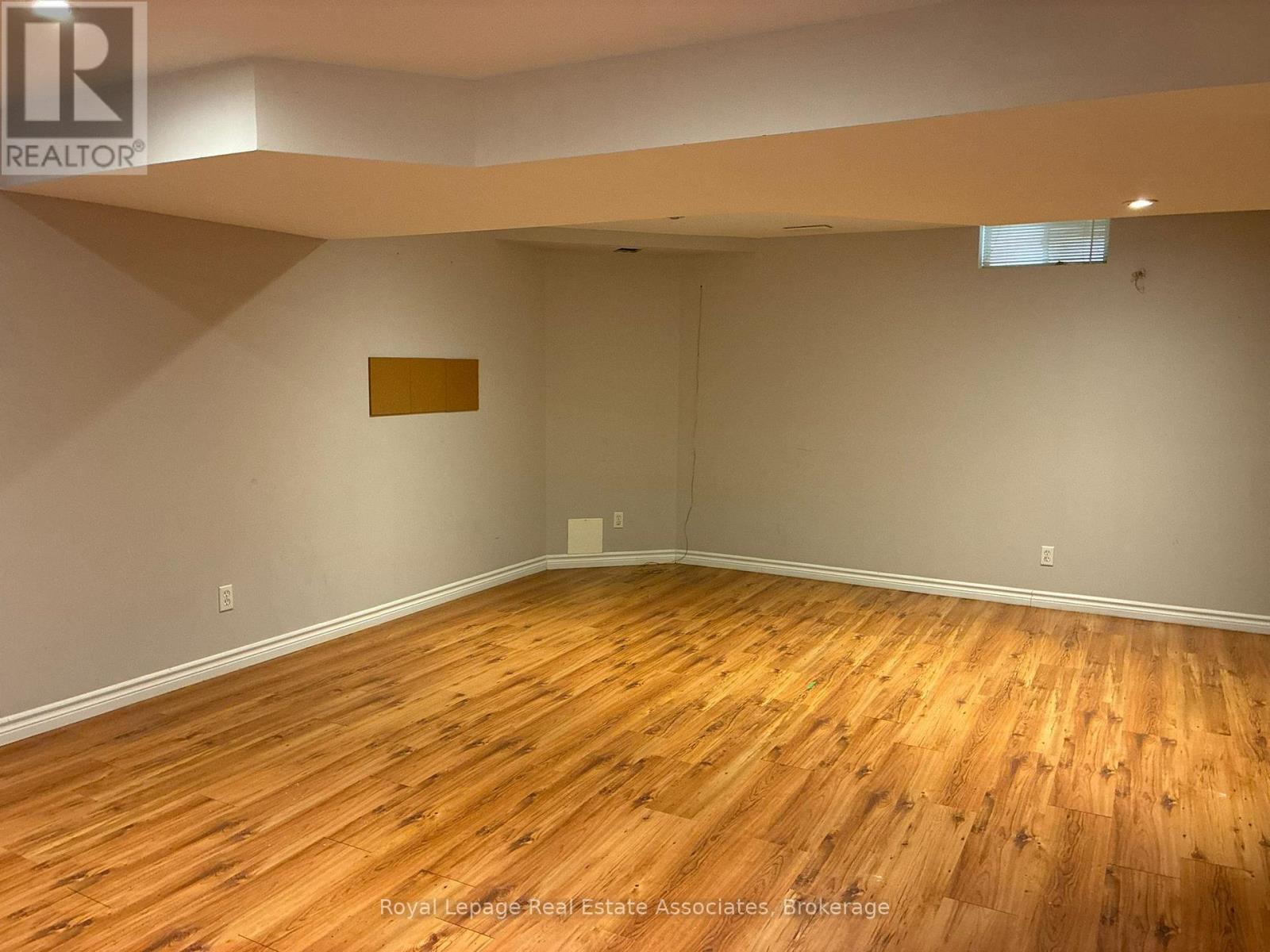 21 Ridgegate Place, Hamilton, ON - Indoor Photo Showing Other Room