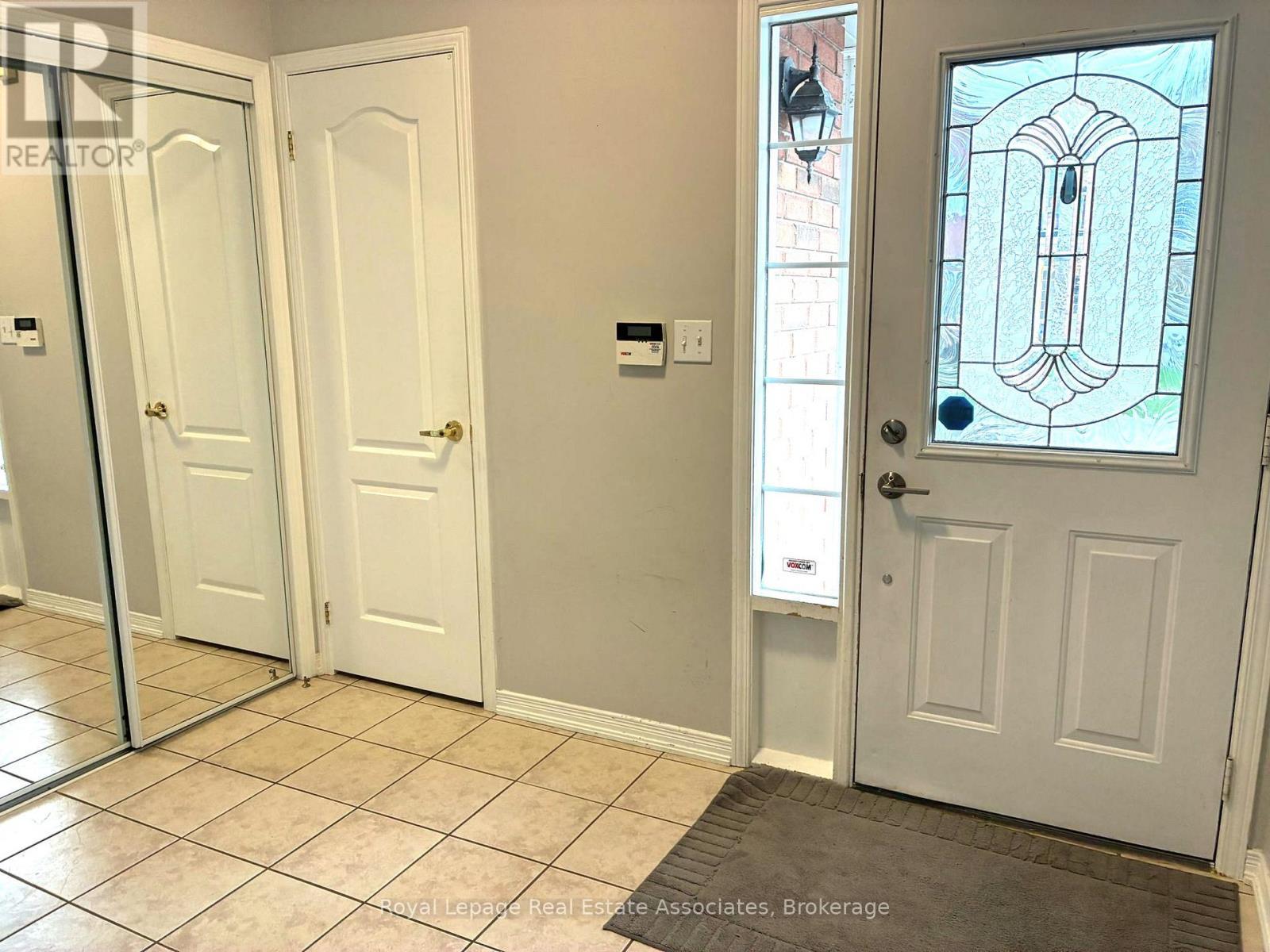 21 Ridgegate Place, Hamilton, ON - Indoor Photo Showing Other Room