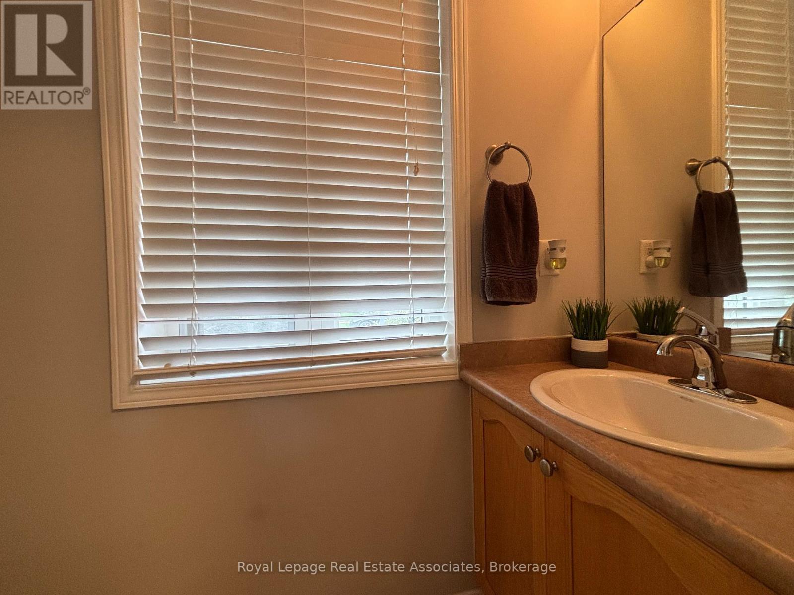 21 Ridgegate Place, Hamilton, ON - Indoor Photo Showing Bathroom