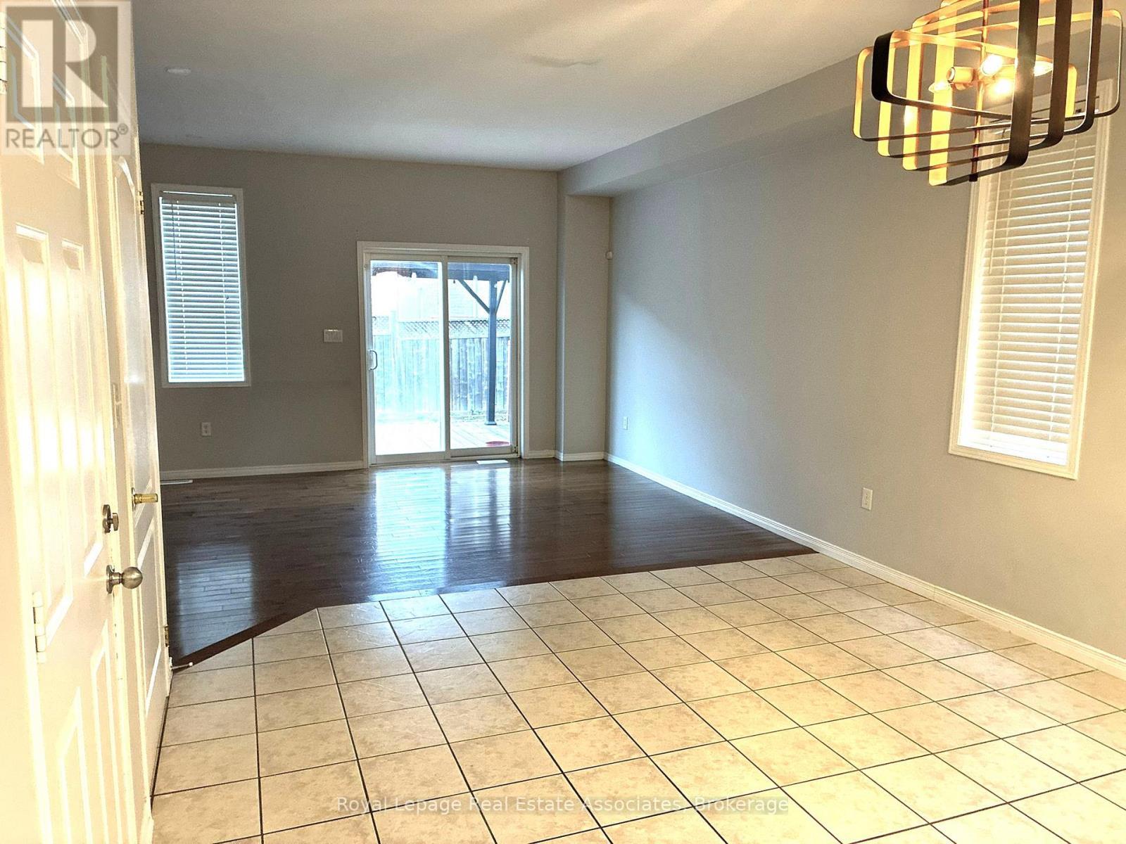 21 Ridgegate Place, Hamilton, ON - Indoor Photo Showing Other Room