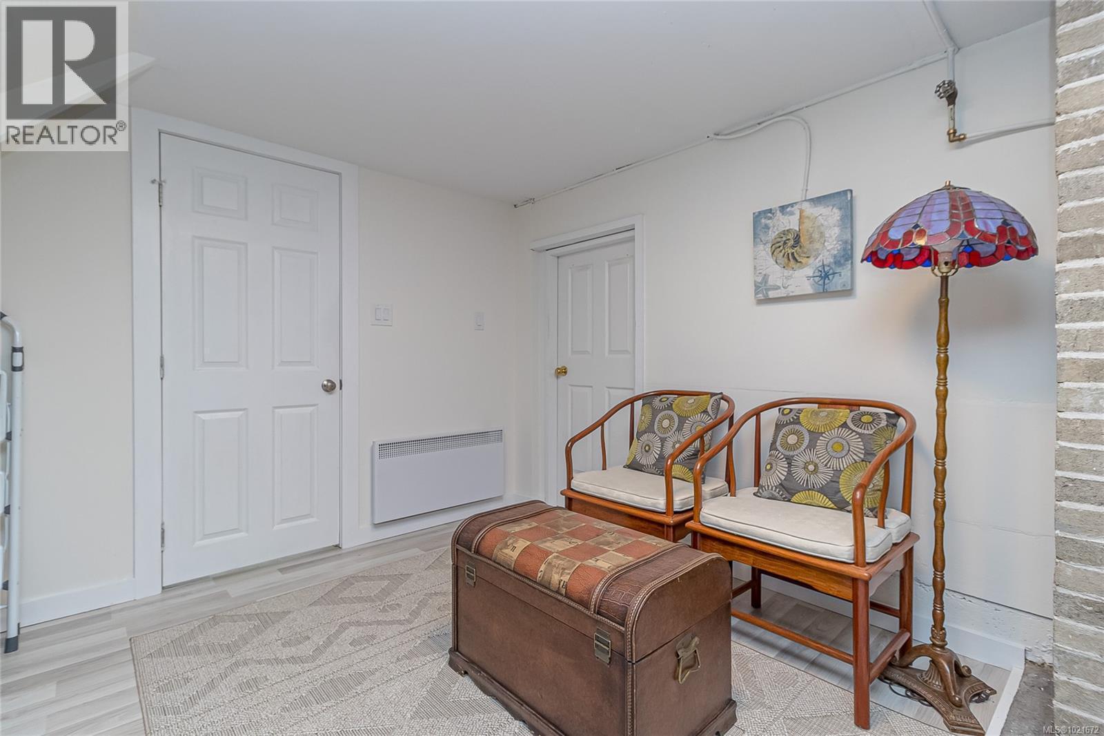 3837 Wilkinson Rd, Saanich, BC - Indoor