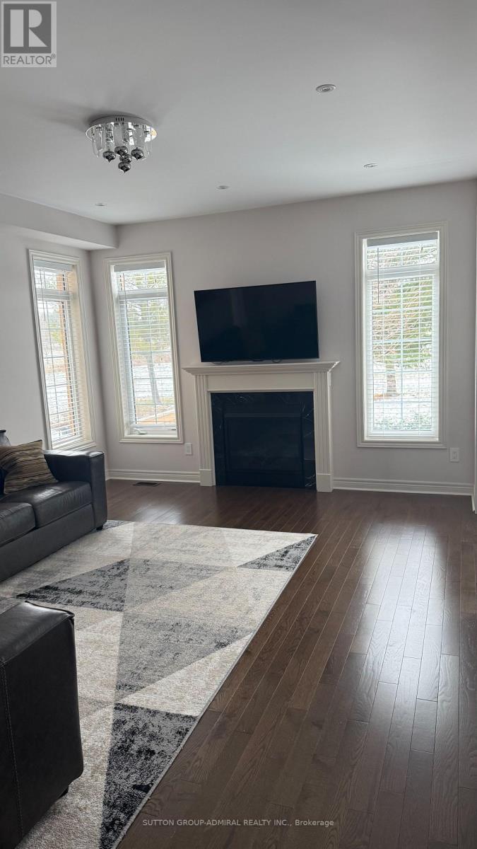 80 Inverness Way, Bradford West Gwillimbury, ON - Indoor Photo Showing Living Room With Fireplace