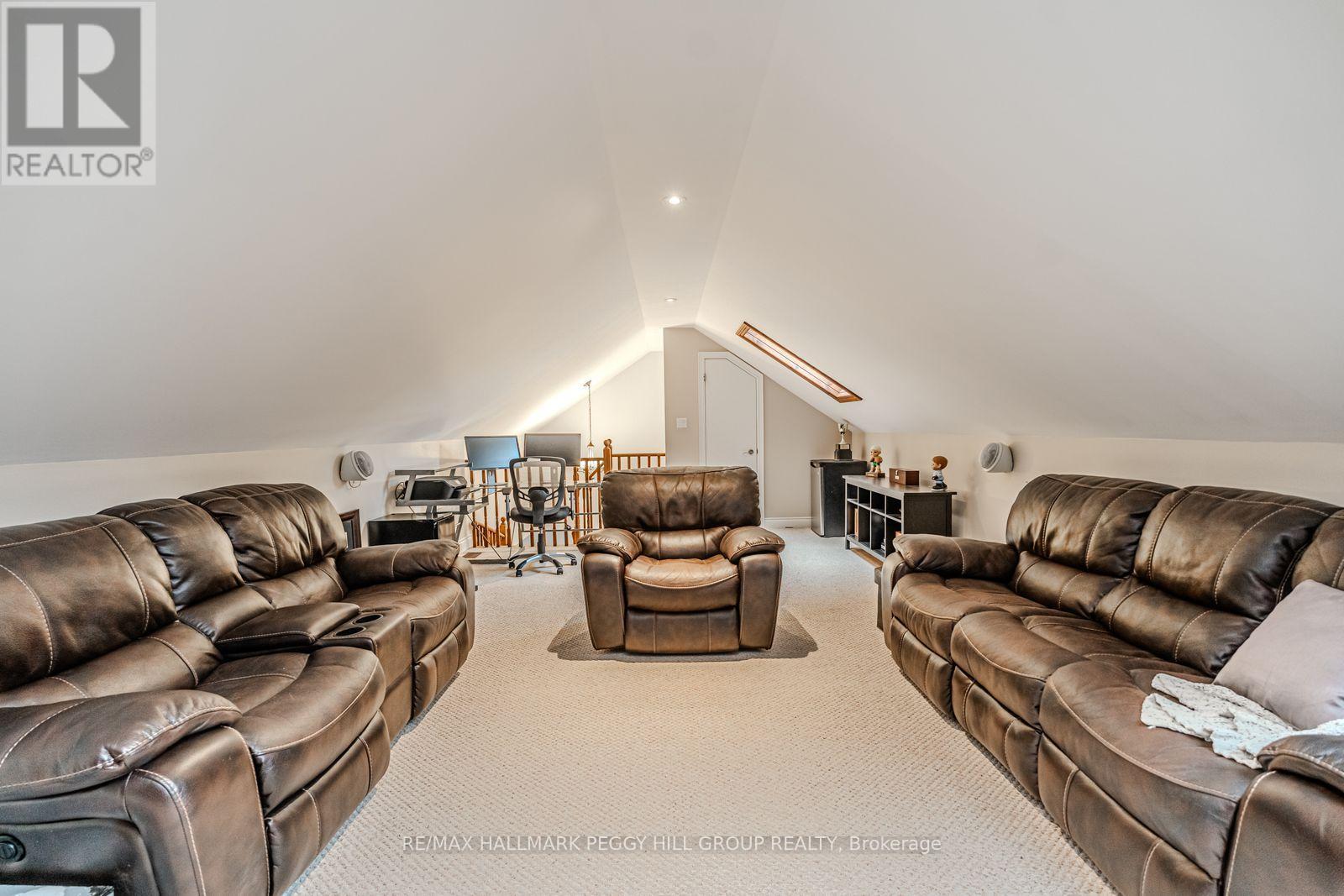 5 Munro Court, Springwater, ON - Indoor Photo Showing Other Room