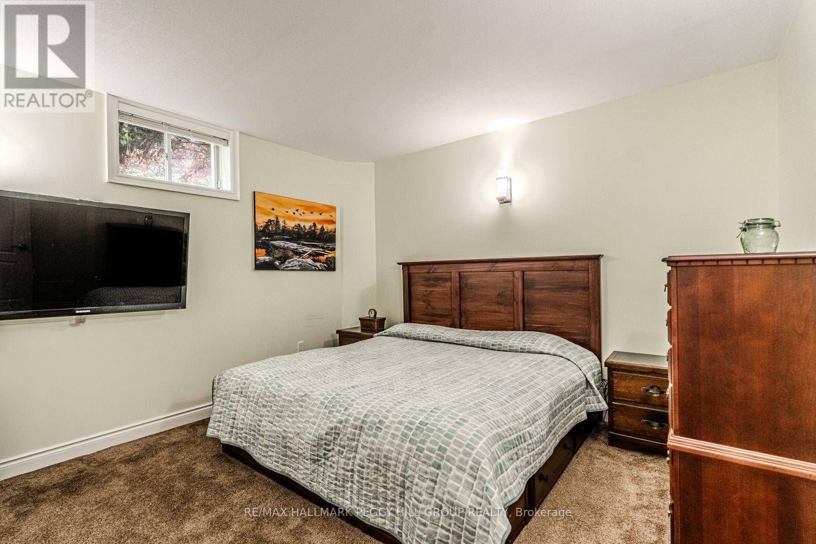 5 Munro Court, Springwater, ON - Indoor Photo Showing Bedroom