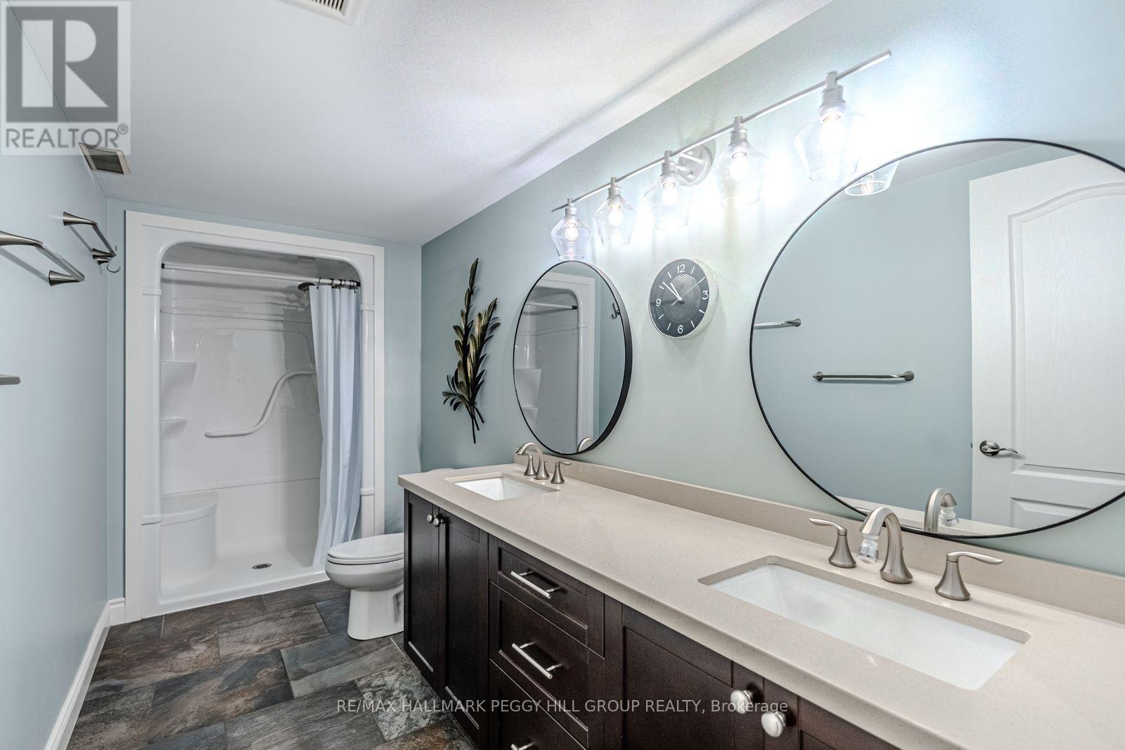5 Munro Court, Springwater, ON - Indoor Photo Showing Bathroom