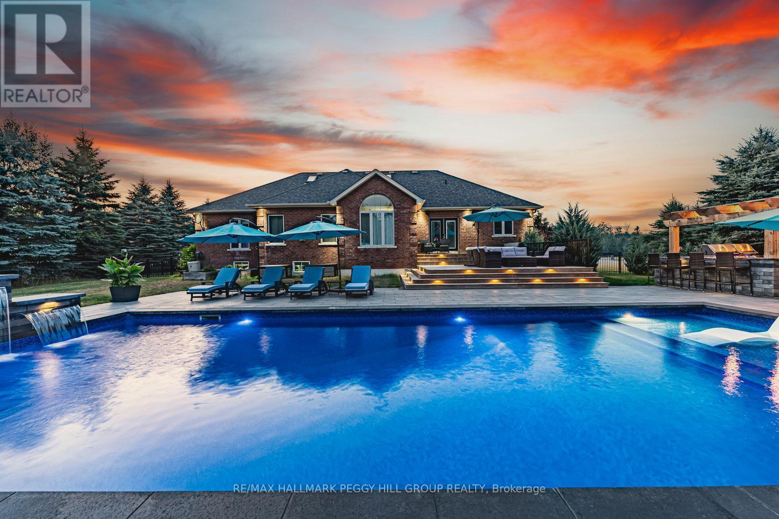 5 Munro Court, Springwater, ON - Outdoor With In Ground Pool With View