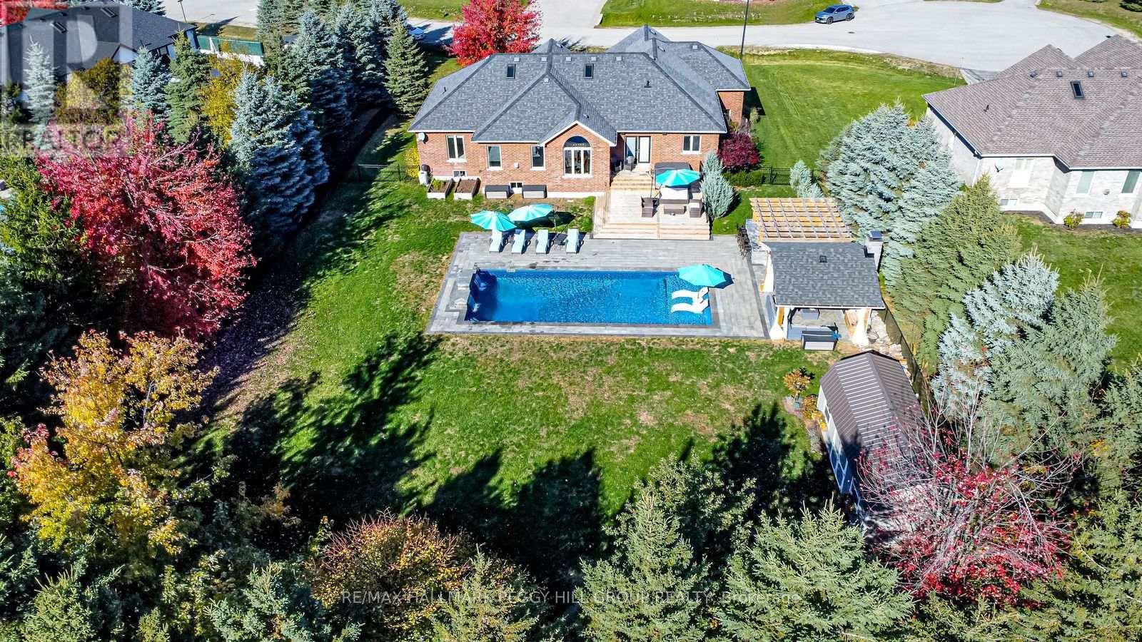 5 Munro Court, Springwater, ON - Outdoor
