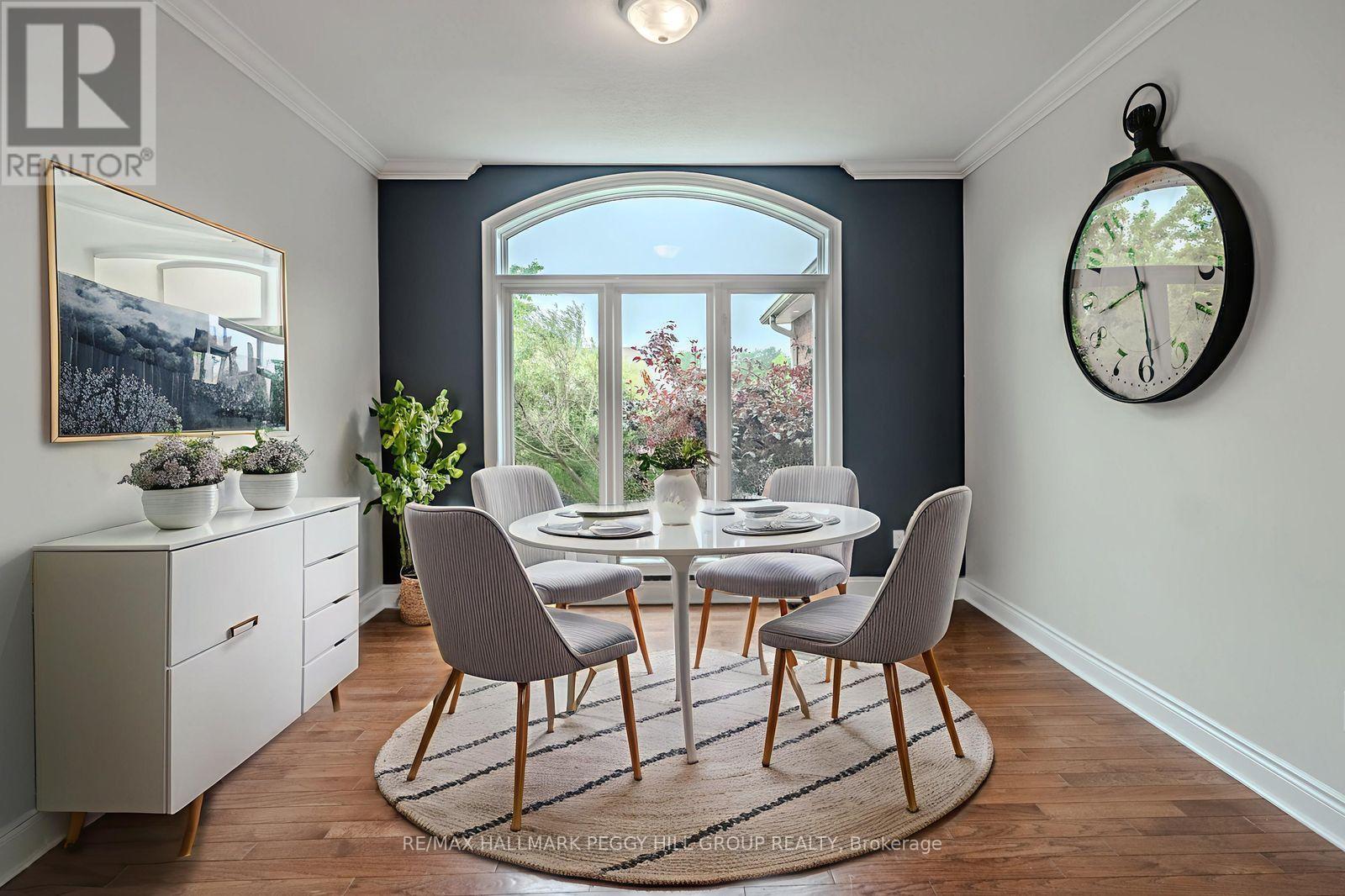 5 Munro Court, Springwater, ON - Indoor Photo Showing Dining Room