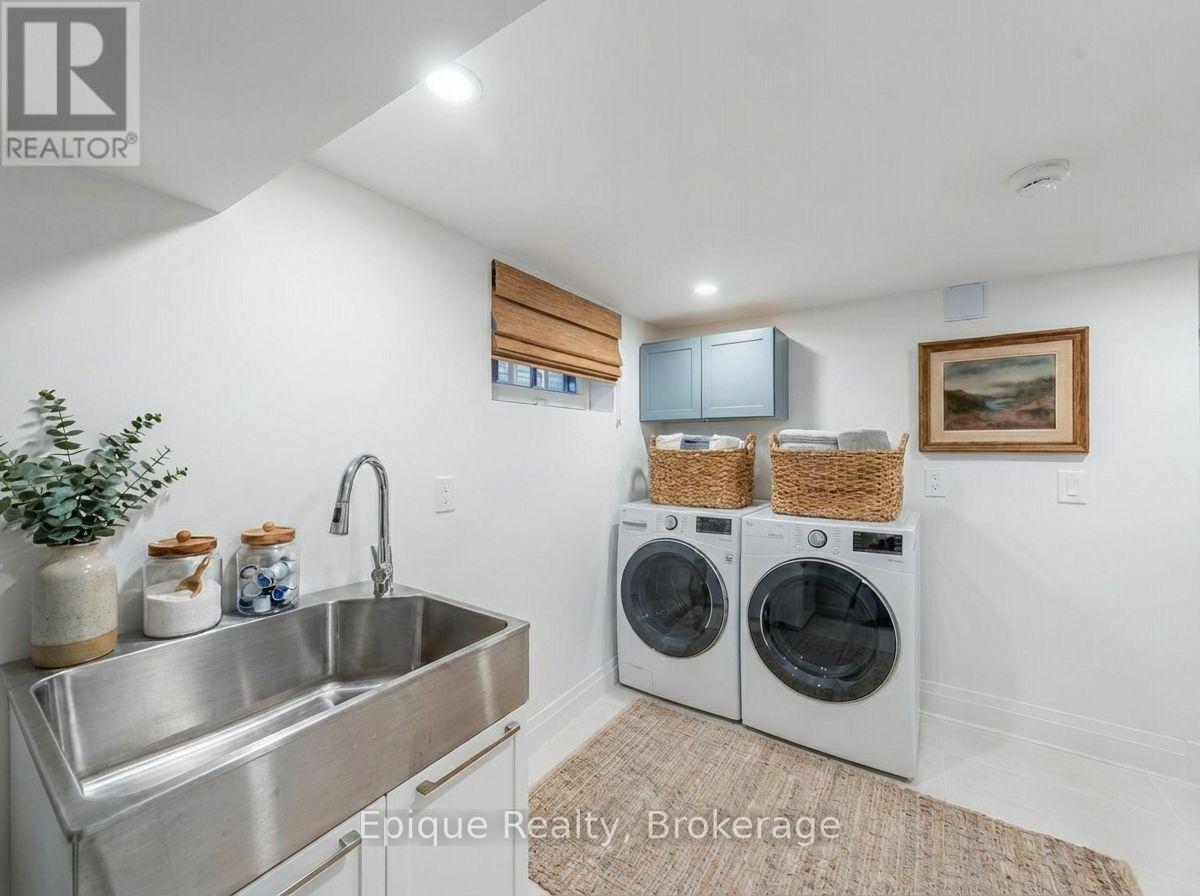 690 Rosedale Avenue, Sarnia, ON - Indoor Photo Showing Laundry Room