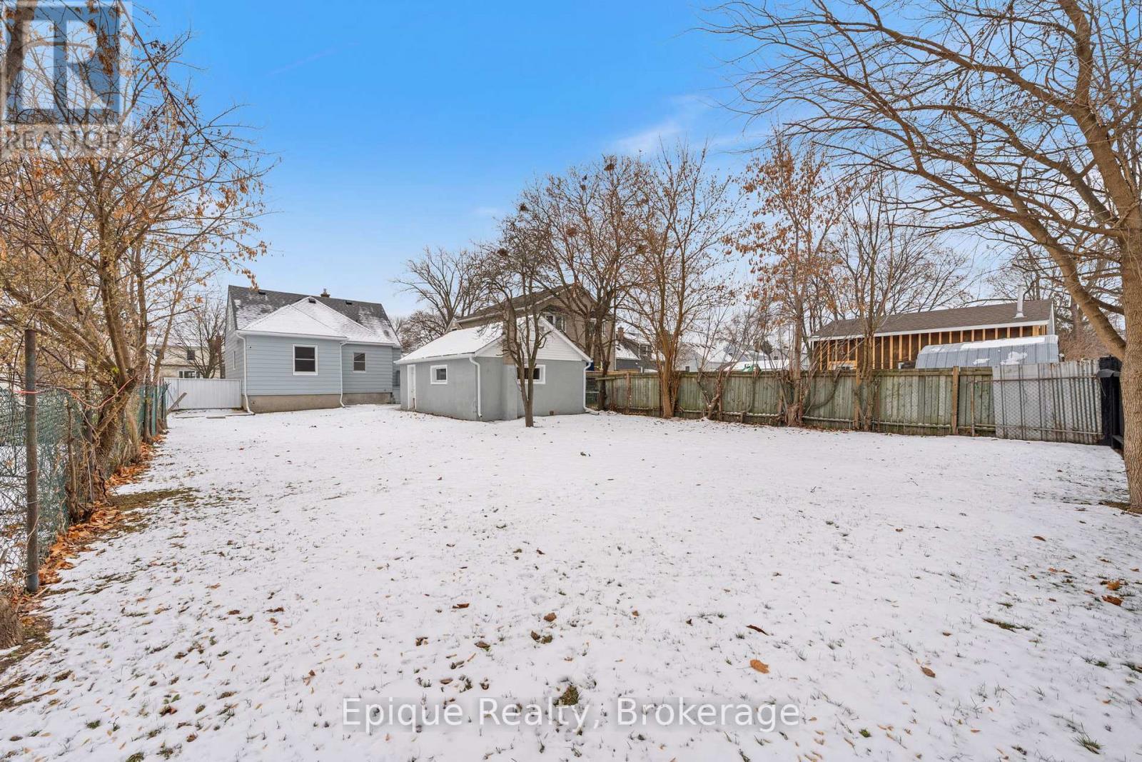 690 Rosedale Avenue, Sarnia, ON - Outdoor