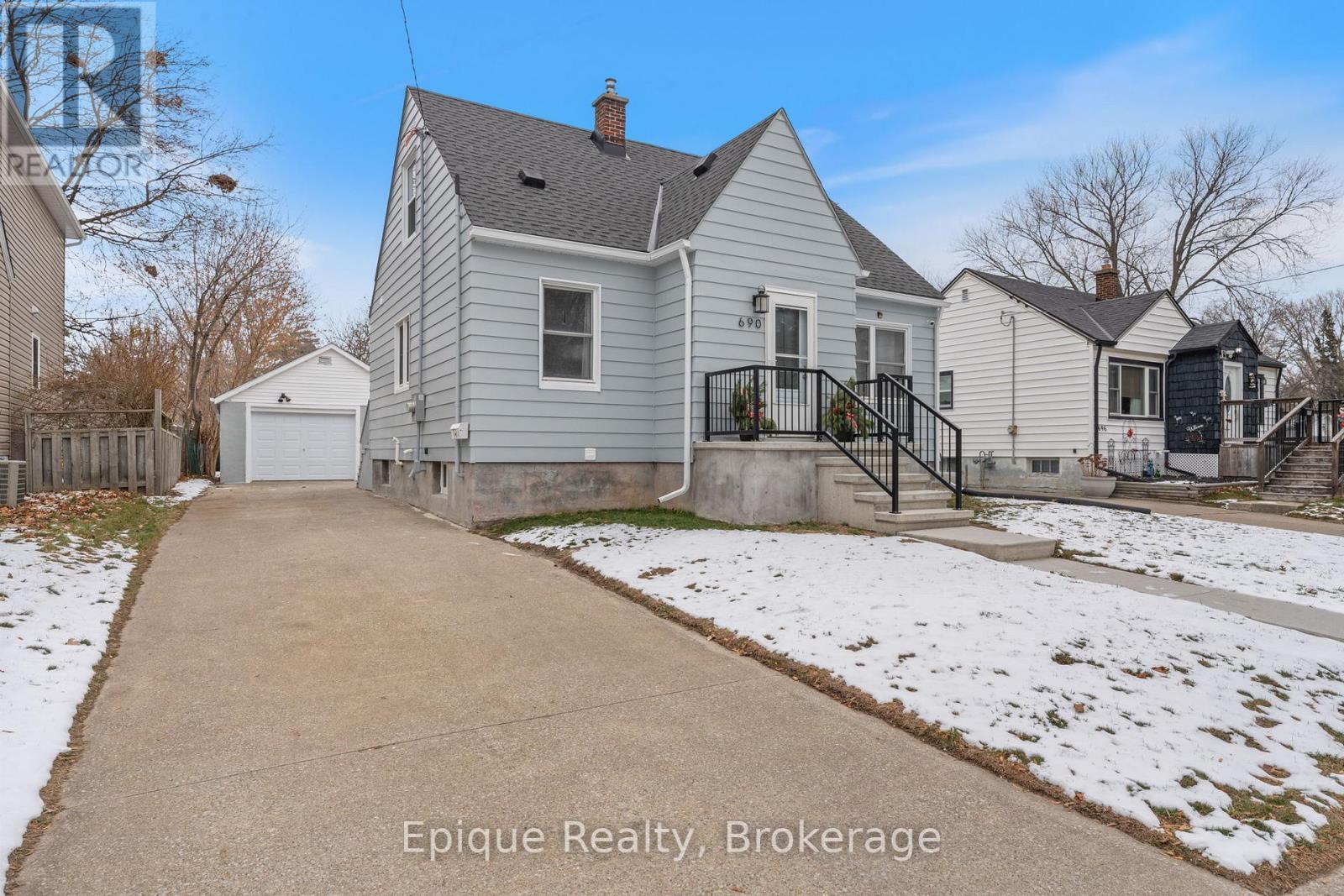 690 Rosedale Avenue, Sarnia, ON - Outdoor