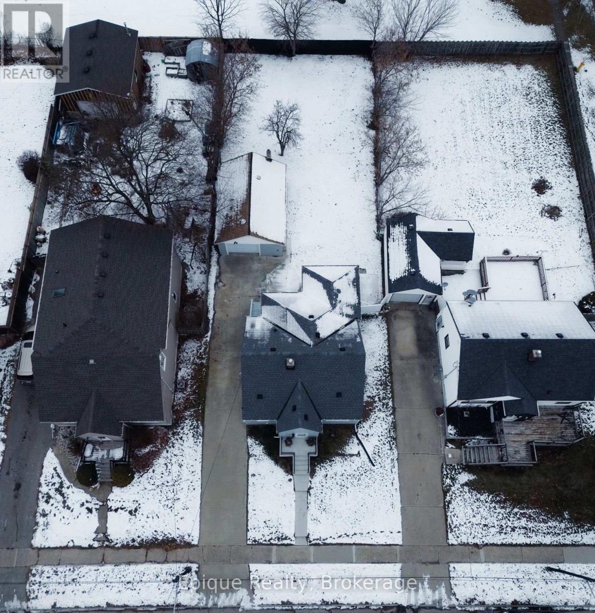 690 Rosedale Avenue, Sarnia, ON - Outdoor