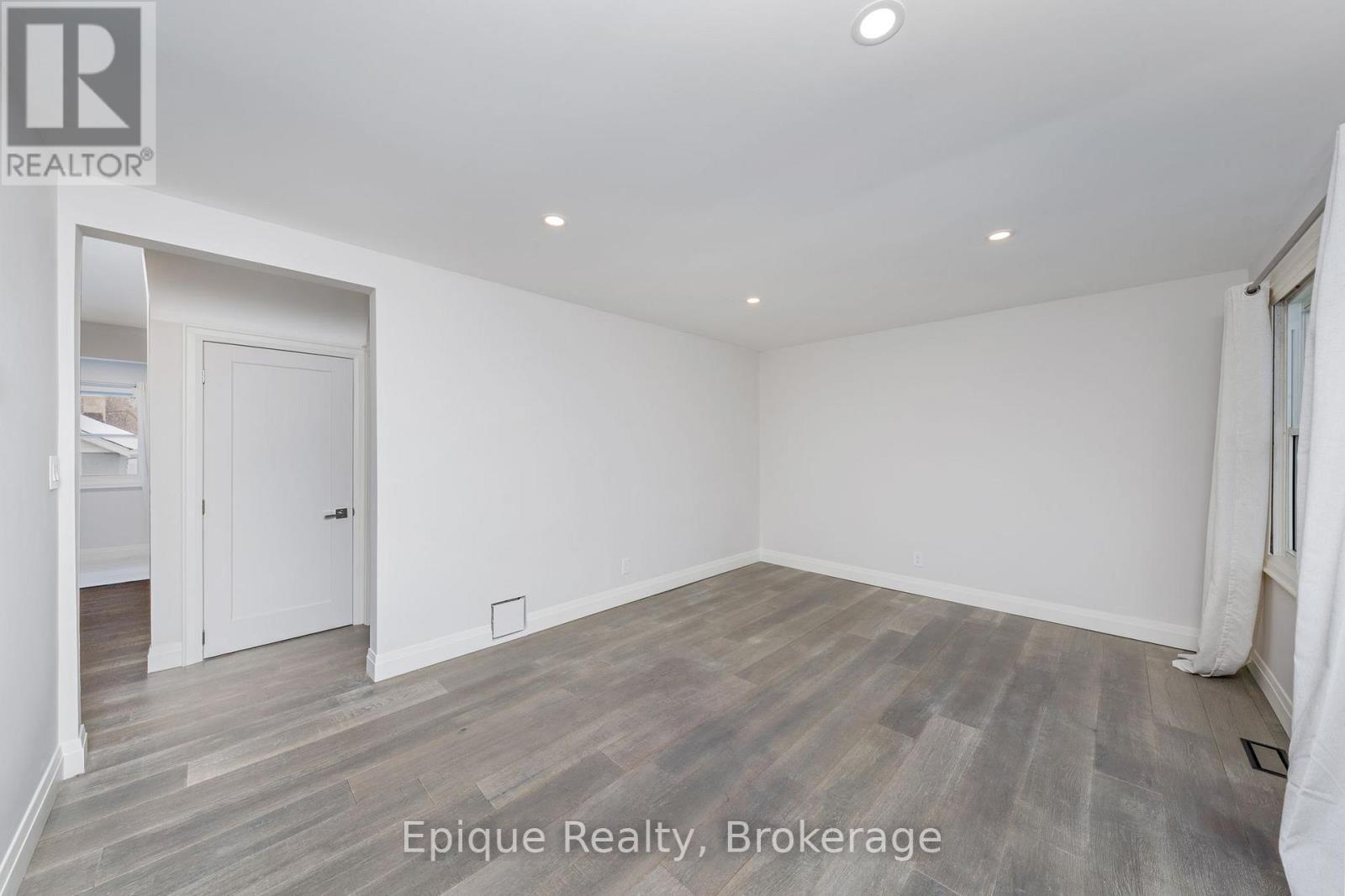 690 Rosedale Avenue, Sarnia, ON - Indoor Photo Showing Other Room