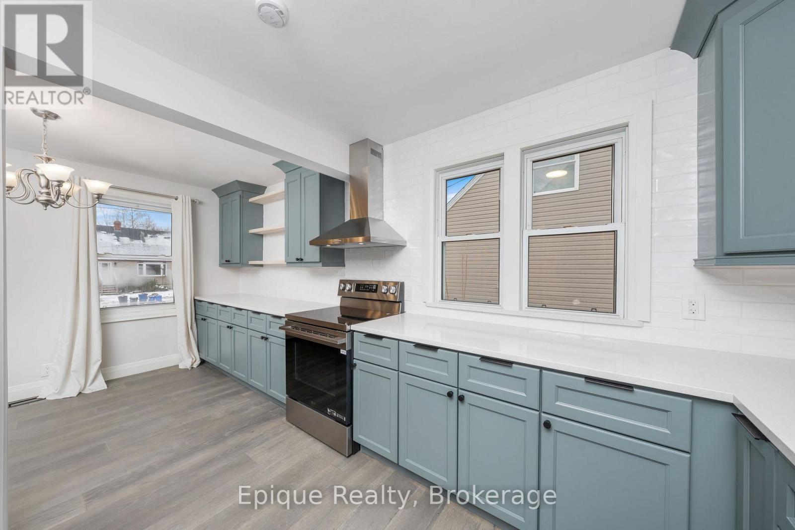 690 Rosedale Avenue, Sarnia, ON - Indoor Photo Showing Kitchen