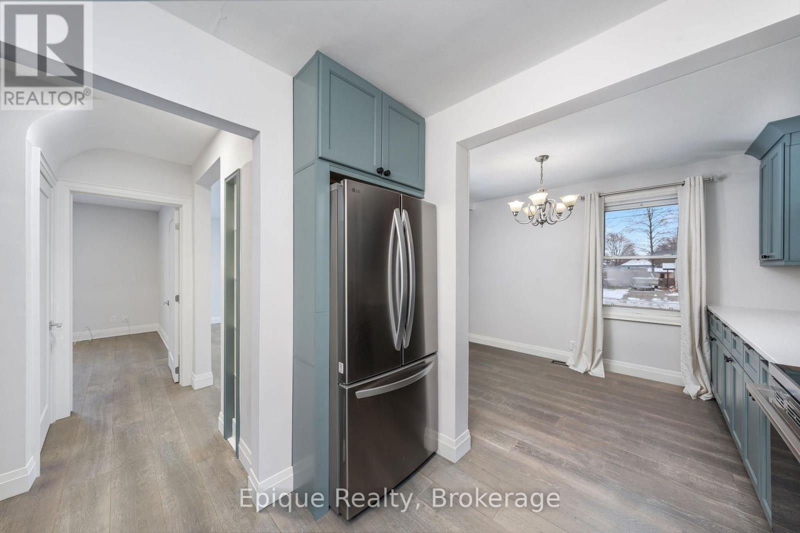 690 Rosedale Avenue, Sarnia, ON - Indoor