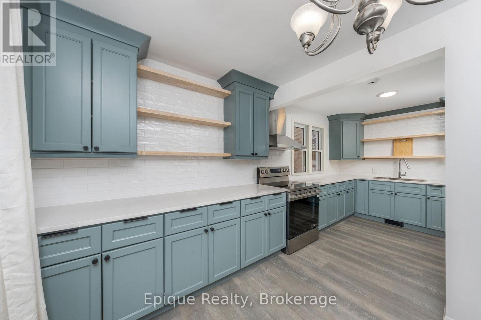 690 Rosedale Avenue, Sarnia, ON - Indoor Photo Showing Kitchen
