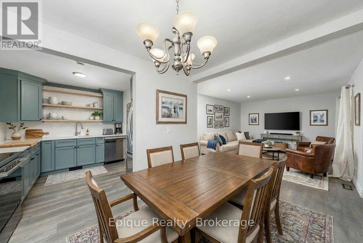 690 Rosedale Avenue, Sarnia, ON - Indoor Photo Showing Dining Room