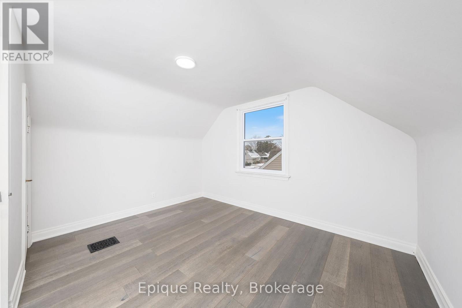 690 Rosedale Avenue, Sarnia, ON - Indoor Photo Showing Other Room