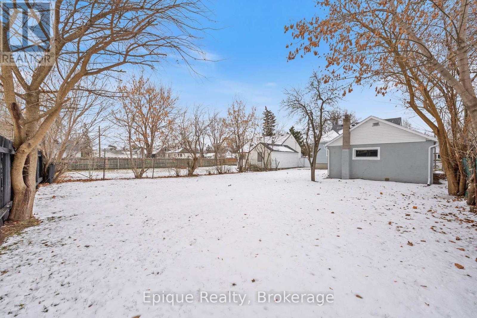 690 Rosedale Avenue, Sarnia, ON - Outdoor