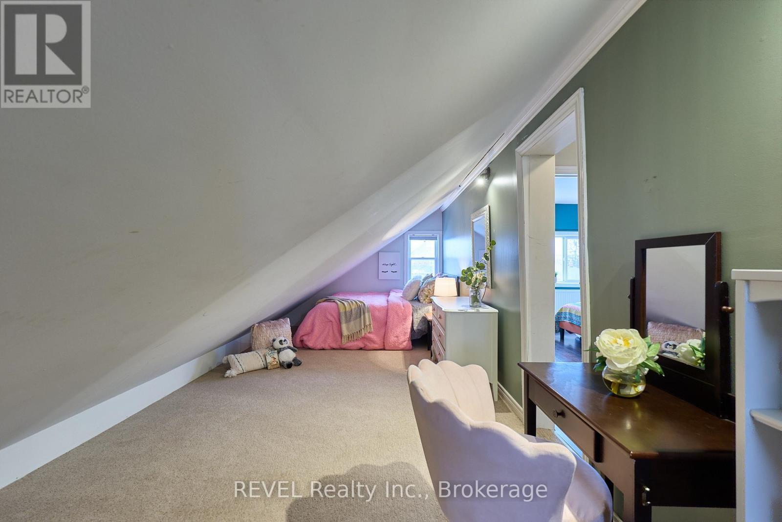 16 Jones Lane, Welland (Lincoln/Crowland), ON - Indoor Photo Showing Other Room