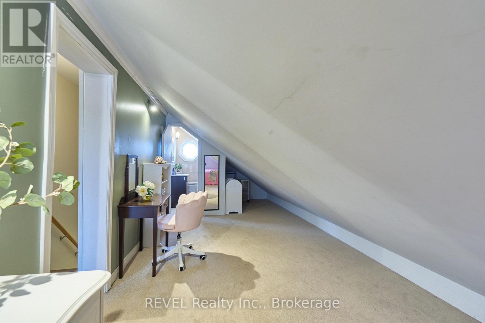 16 Jones Lane, Welland (Lincoln/Crowland), ON - Indoor