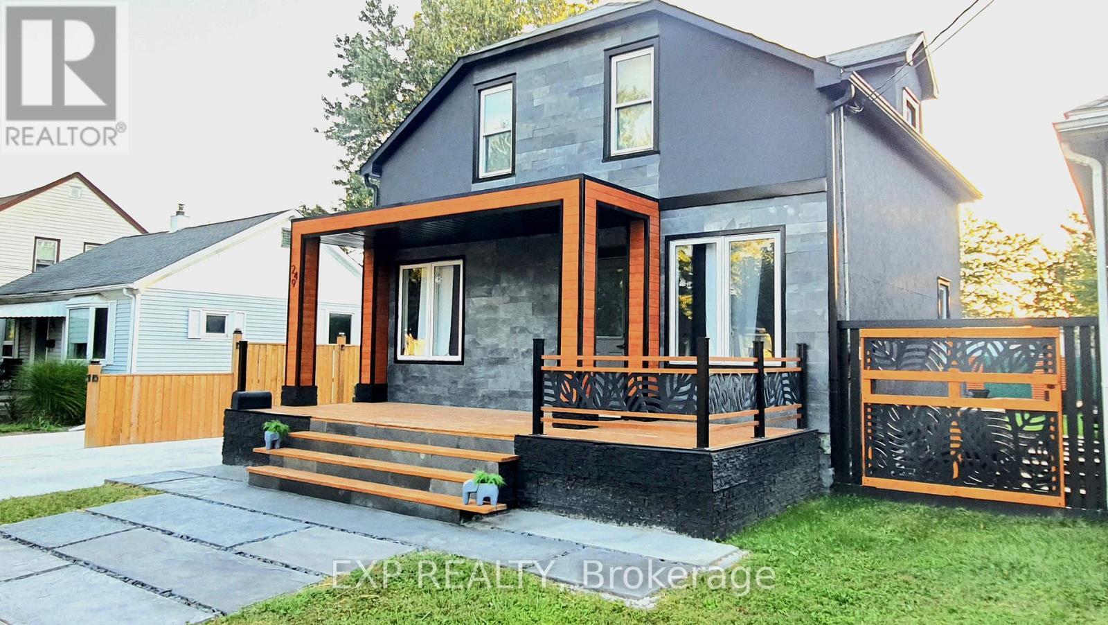 249 Wallace Avenue S, Welland (Lincoln/Crowland), ON - Outdoor