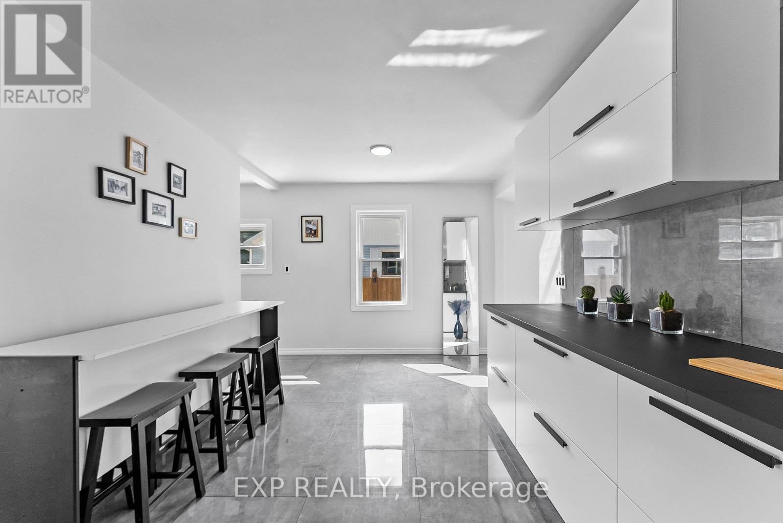 249 Wallace Avenue S, Welland (Lincoln/Crowland), ON - Indoor