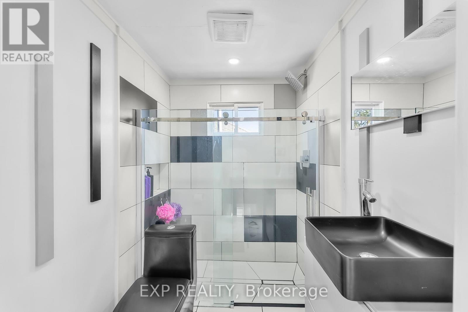 249 Wallace Avenue S, Welland (Lincoln/Crowland), ON - Indoor