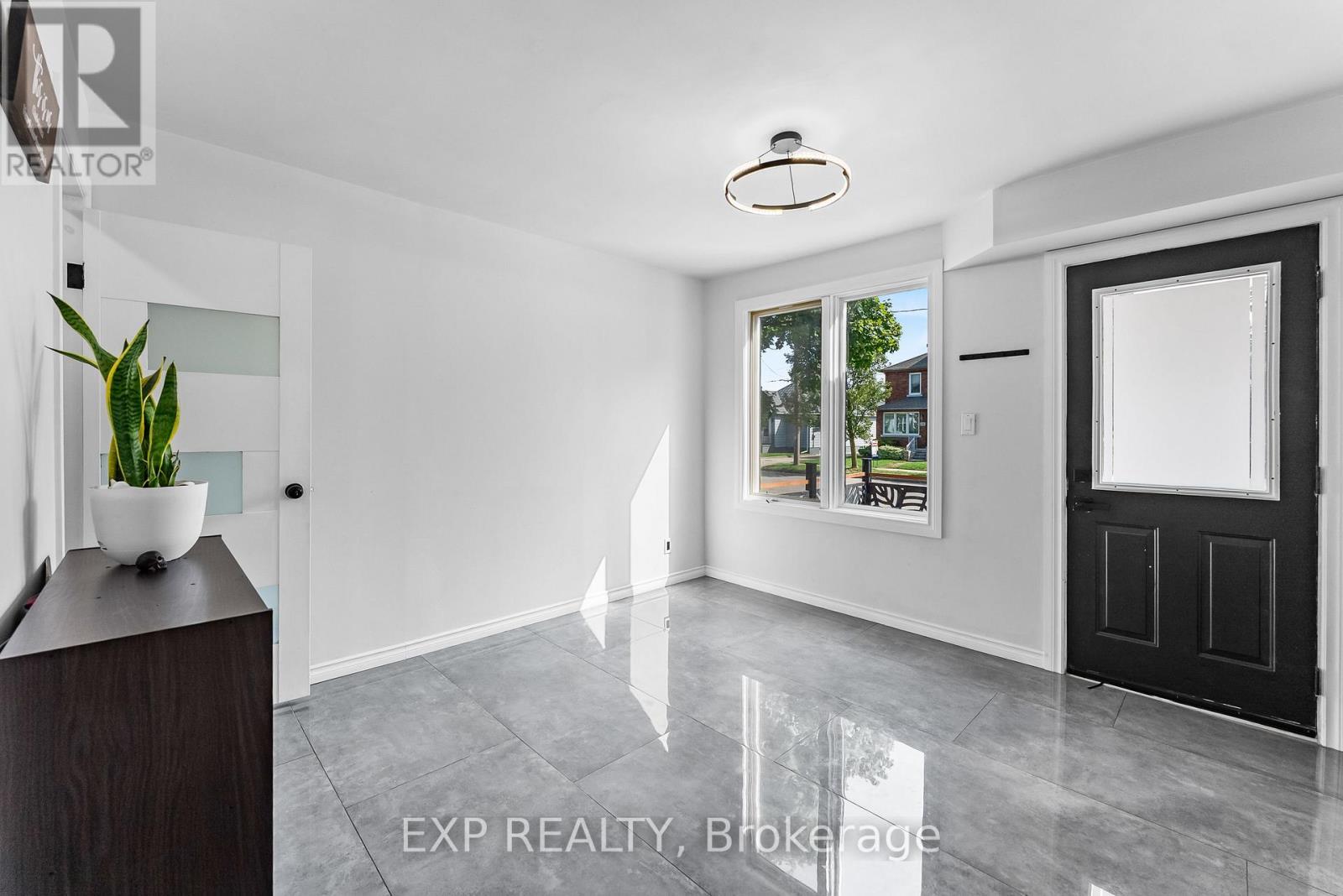 249 Wallace Avenue S, Welland (Lincoln/Crowland), ON - Indoor Photo Showing Other Room