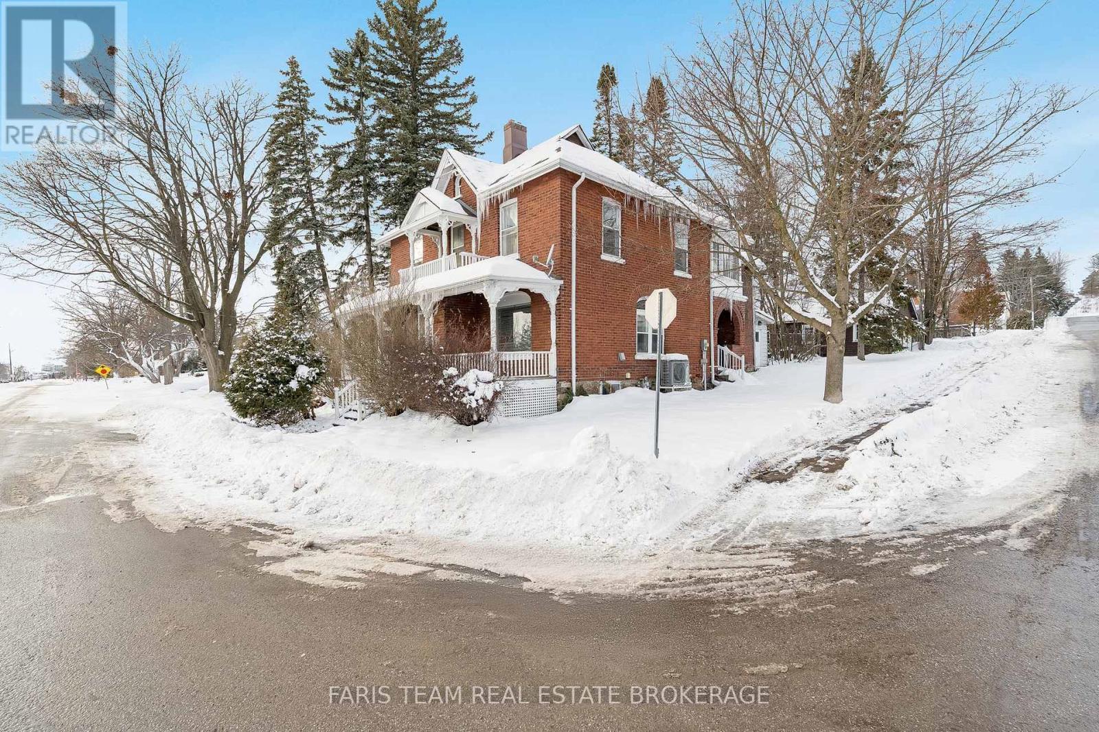 170 Kempenfelt Drive, Barrie, ON - Outdoor