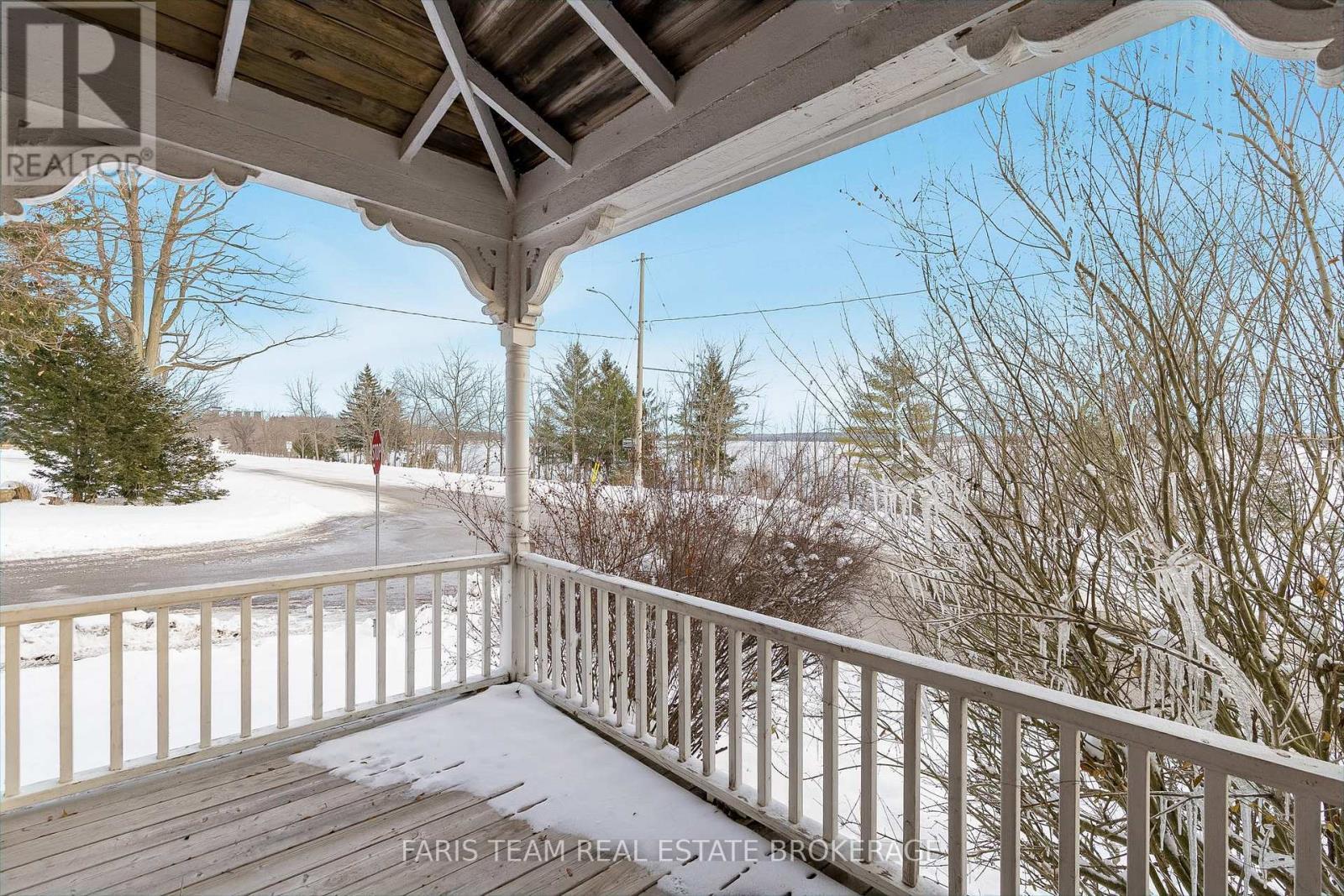 170 Kempenfelt Drive, Barrie, ON - Outdoor With Exterior