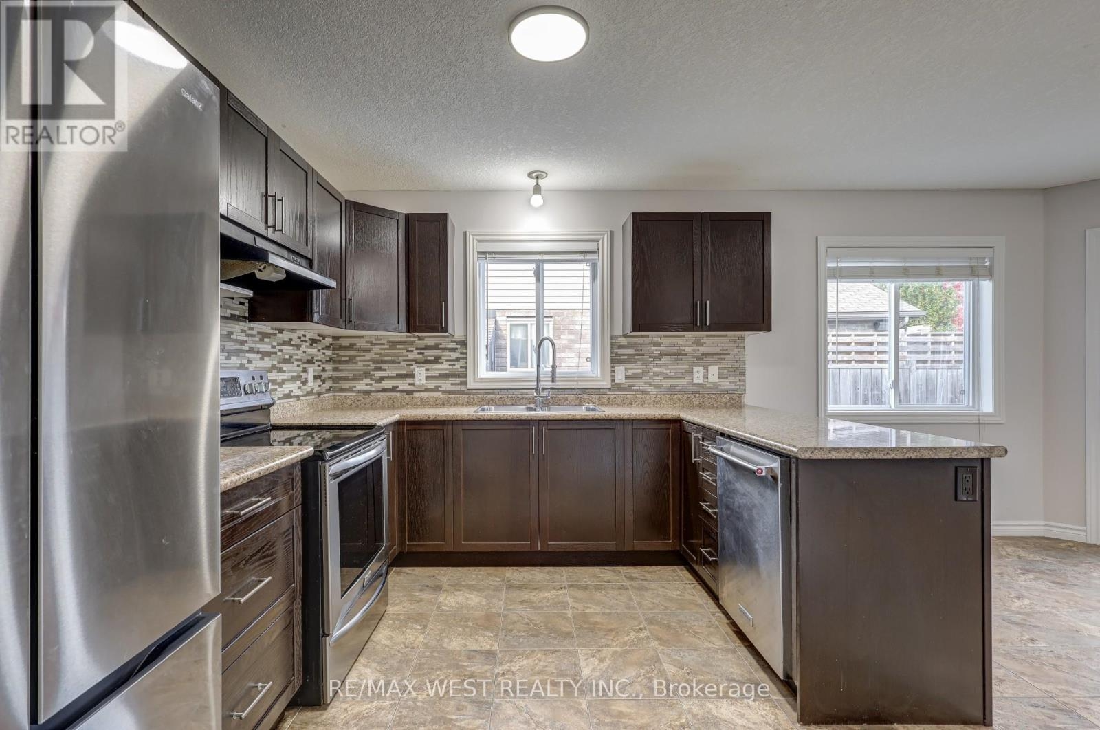 63 Havenwood Street, Middlesex Centre, ON - Indoor Photo Showing Kitchen