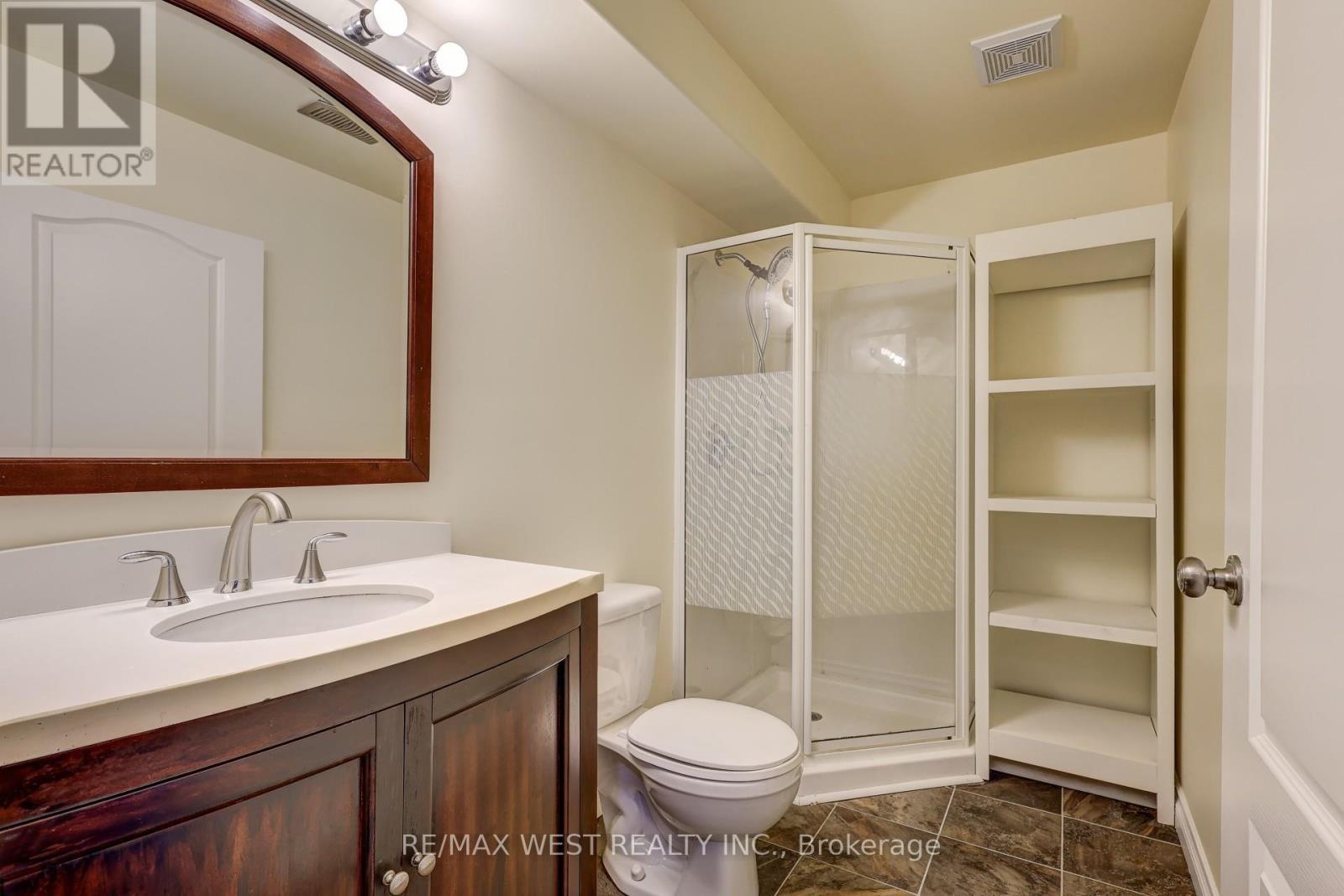 63 Havenwood Street, Middlesex Centre, ON - Indoor Photo Showing Bathroom