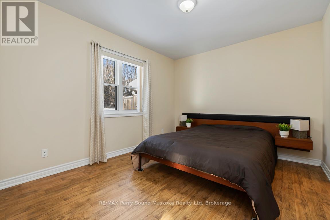 Spacious principal bedroom - 17 - 25 Seguin Place, Seguin (Humphrey), ON - Indoor Photo Showing Bedroom