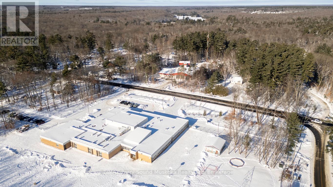 Nearby Humphrey School - 17 - 25 Seguin Place, Seguin (Humphrey), ON -